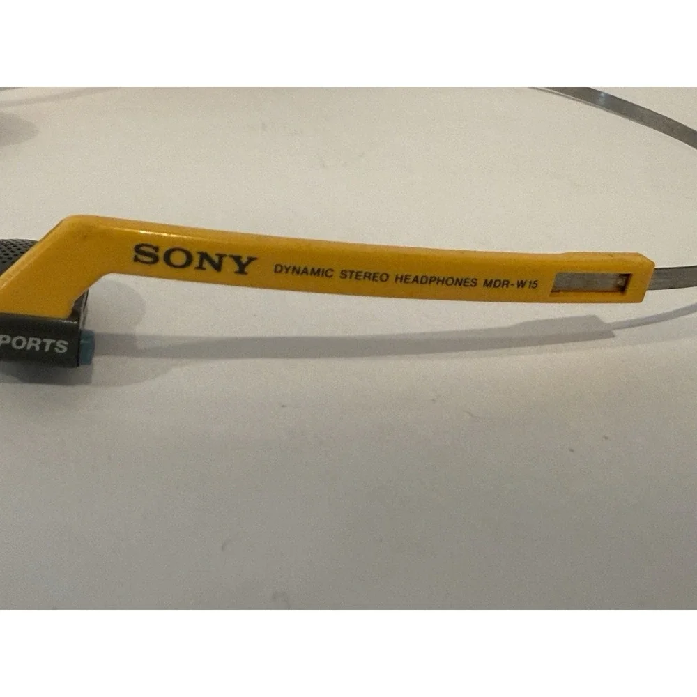 Sony Sports Walkman SRF-85 Radio Bundle w/ MDR-W15 Headphones Set